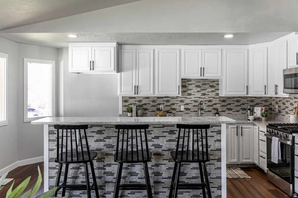 1634 N FERNLEAF ST Salt Lake City, UT 84116