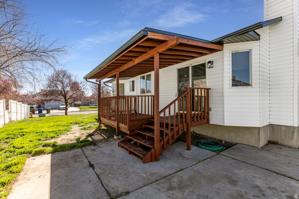 1634 N FERNLEAF ST Salt Lake City, UT 84116