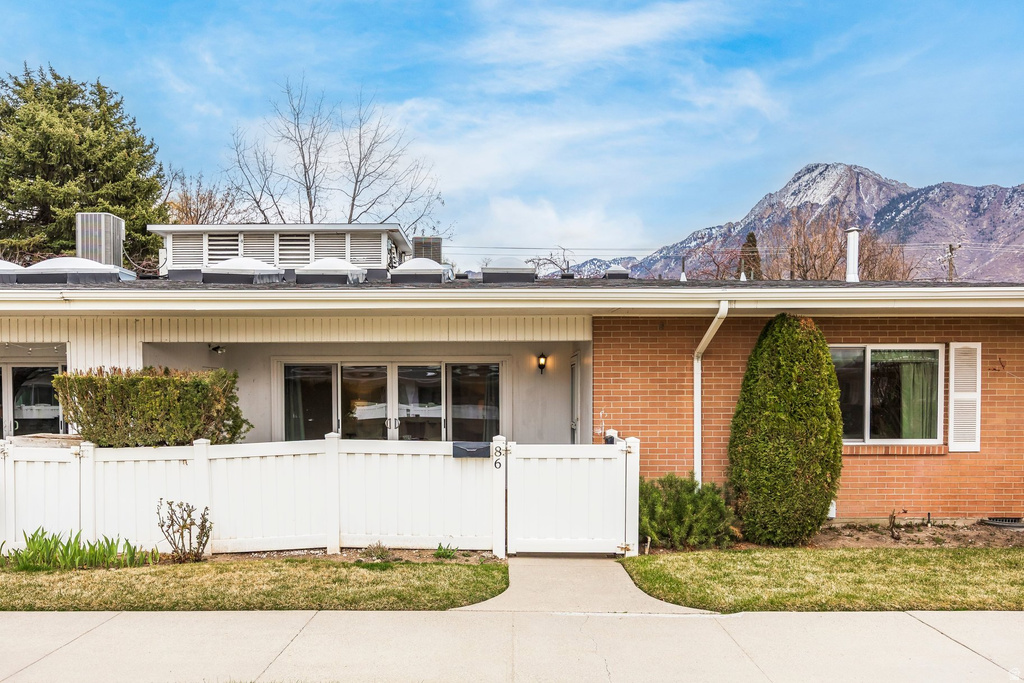 2286 E CARRIAGE LN #86 Holladay, UT 84117