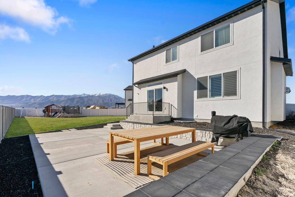 518 E STONEBRIAR DR Eagle Mountain, UT 84005