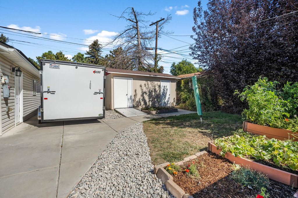 2125 E LOGAN AVE Salt Lake City, UT 84108