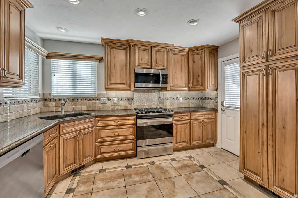 3522 W LILY GARDEN LANE South Jordan, UT 84095