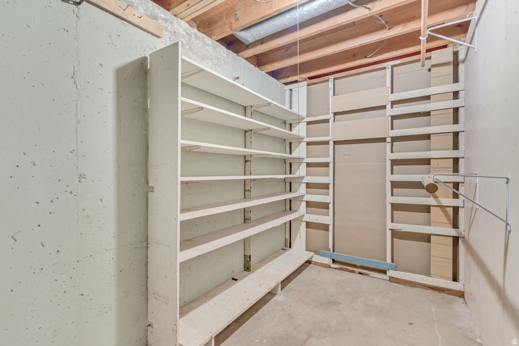 2024 E RIBBON LANE Holladay, UT 84117