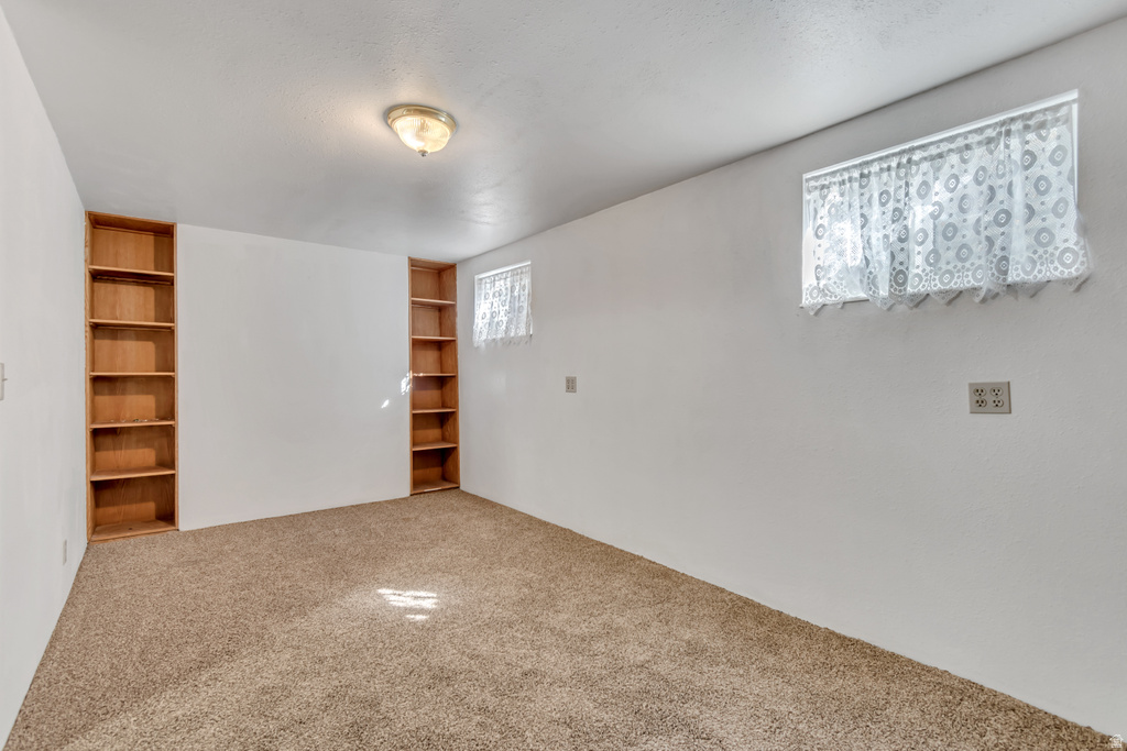 2024 E RIBBON LANE Holladay, UT 84117