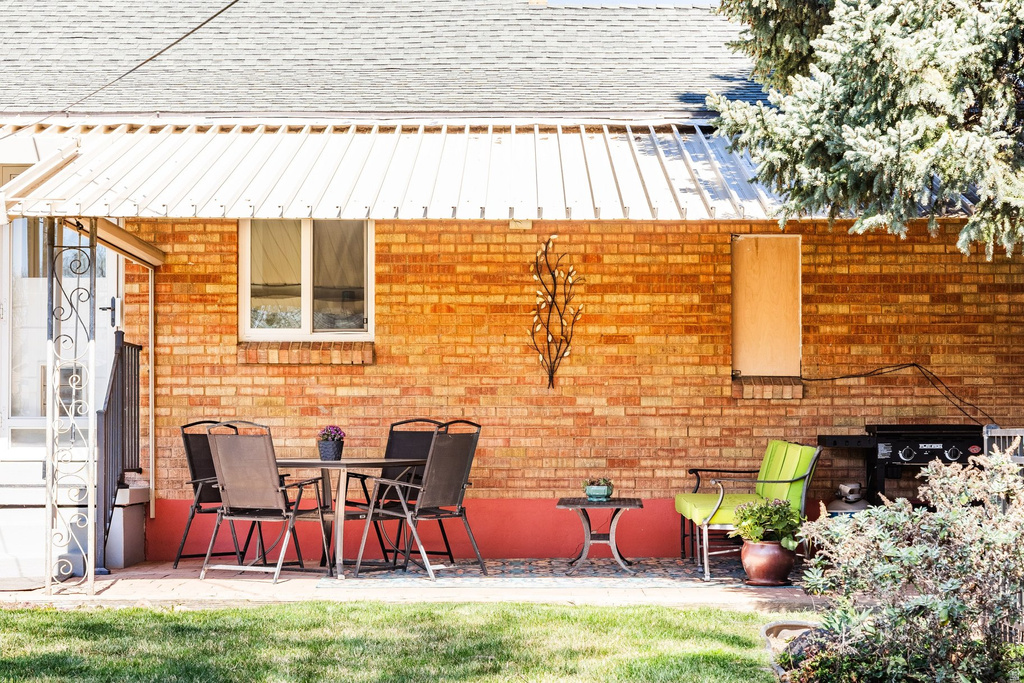 952 E 3385 S Salt Lake City, UT 84106