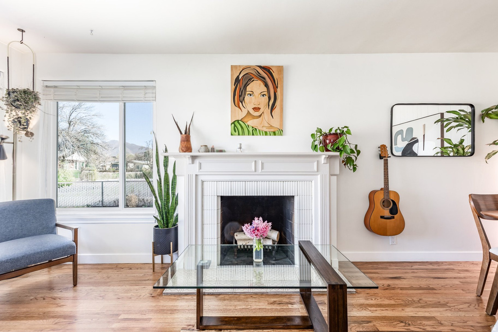 952 E 3385 S Salt Lake City, UT 84106