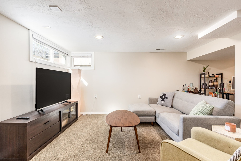 952 E 3385 S Salt Lake City, UT 84106