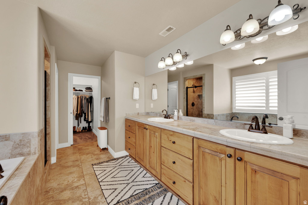 686 WELLINGTON DR Kaysville, UT 84037