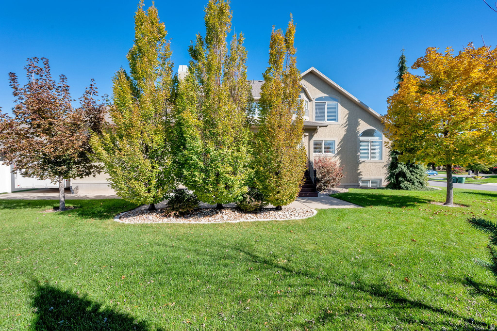 686 WELLINGTON DR Kaysville, UT 84037
