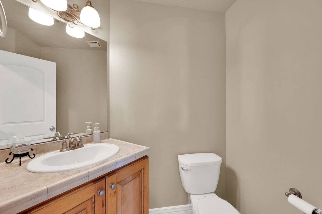 686 WELLINGTON DR Kaysville, UT 84037