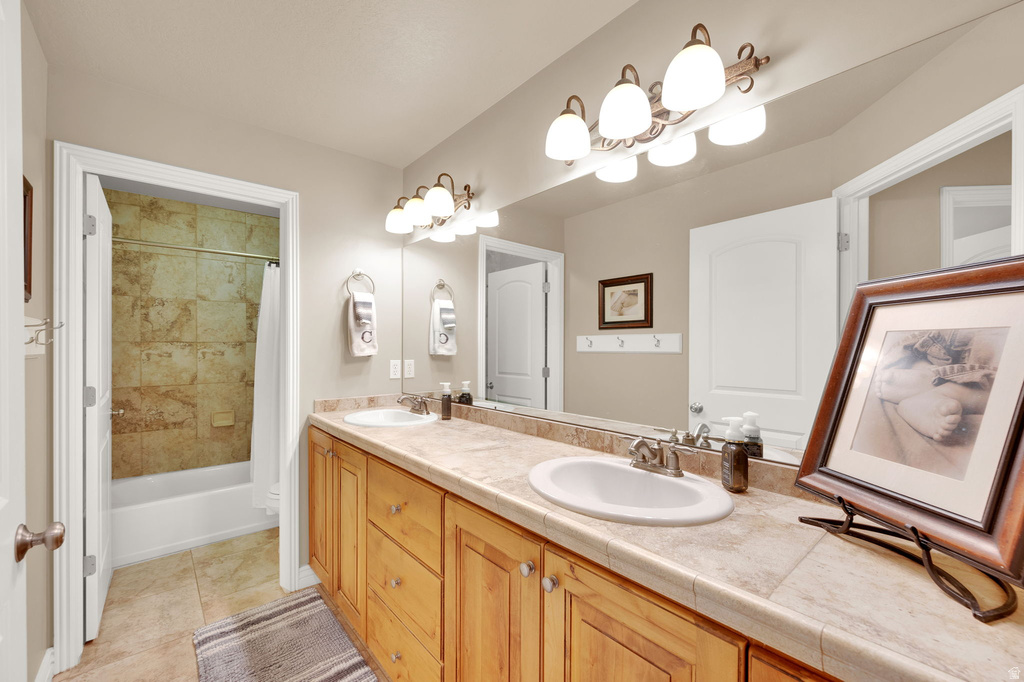 686 WELLINGTON DR Kaysville, UT 84037