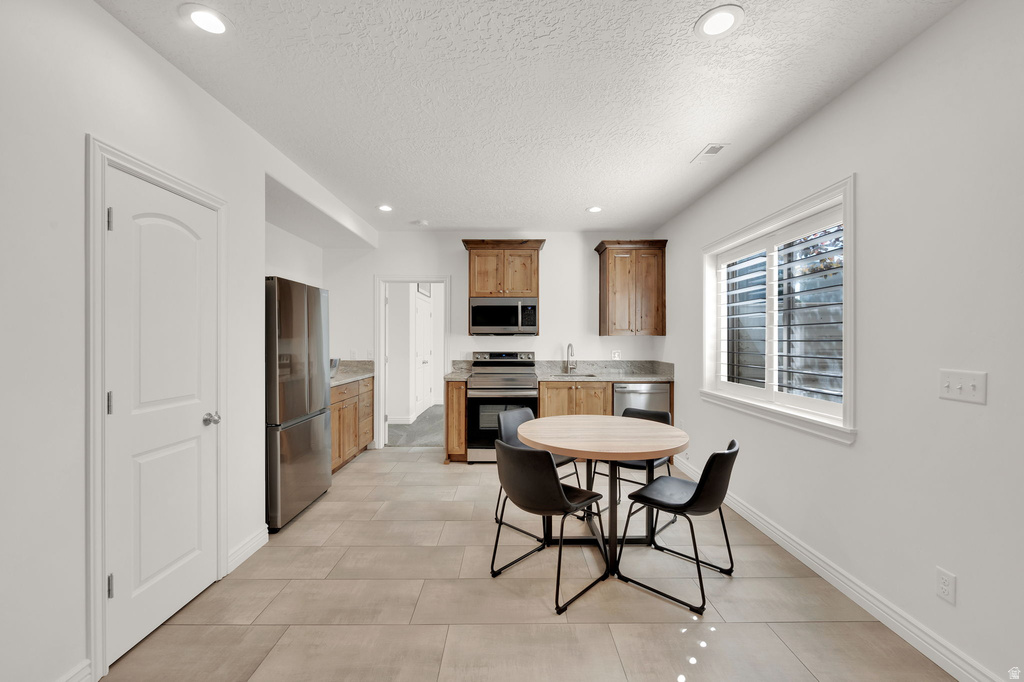 686 WELLINGTON DR Kaysville, UT 84037