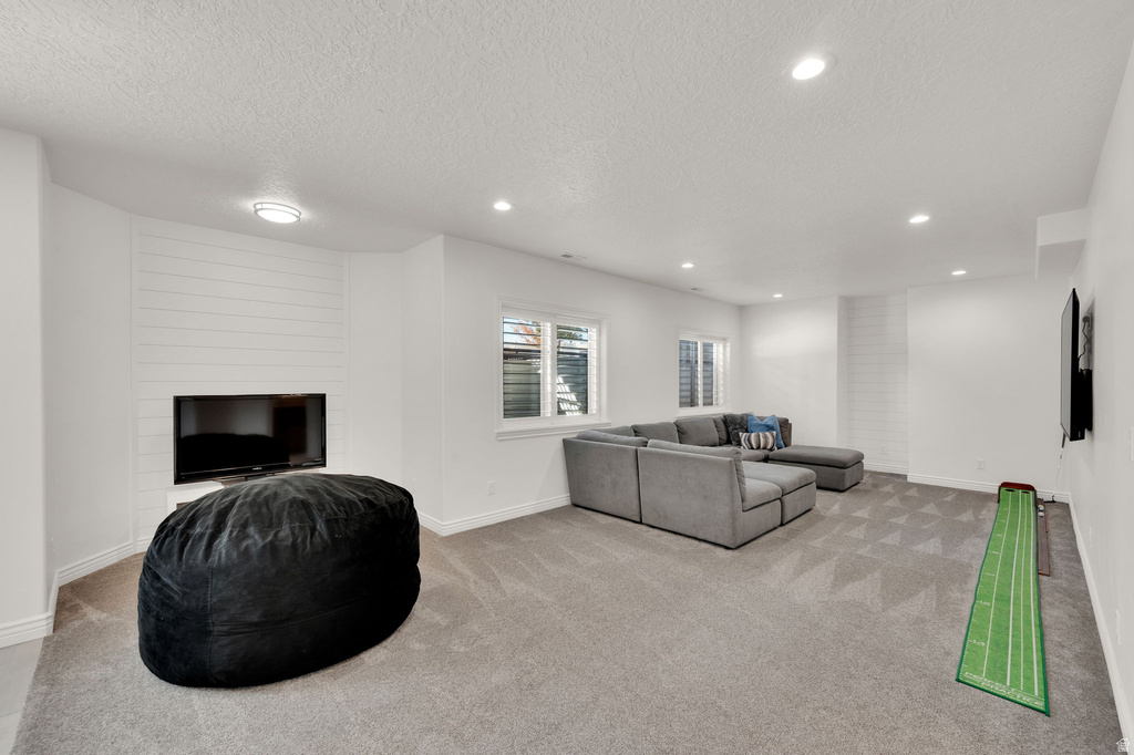 686 WELLINGTON DR Kaysville, UT 84037