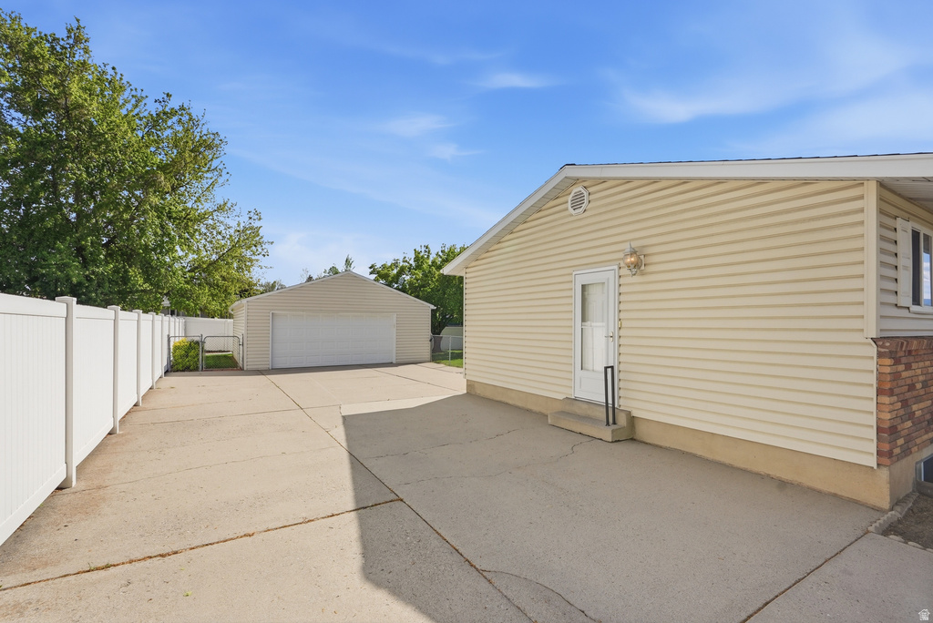574 E ALOHA LN Sandy, UT 84070