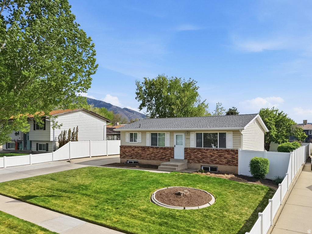 574 E ALOHA LN Sandy, UT 84070