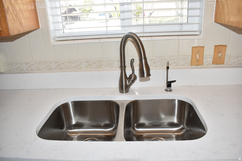 574 E ALOHA LN Sandy, UT 84070