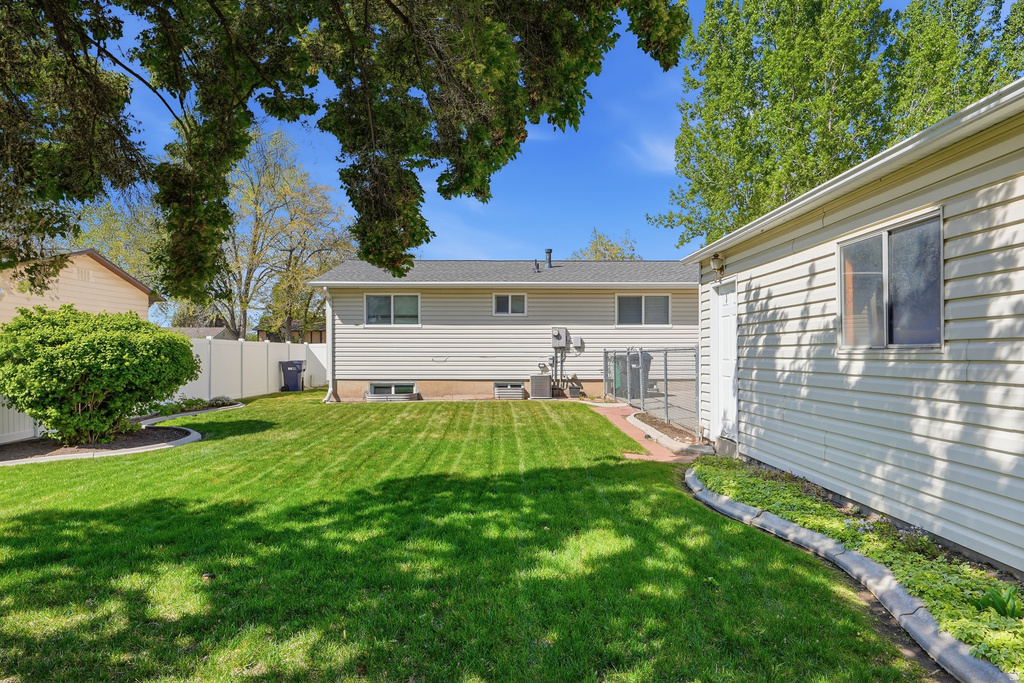 574 E ALOHA LN Sandy, UT 84070