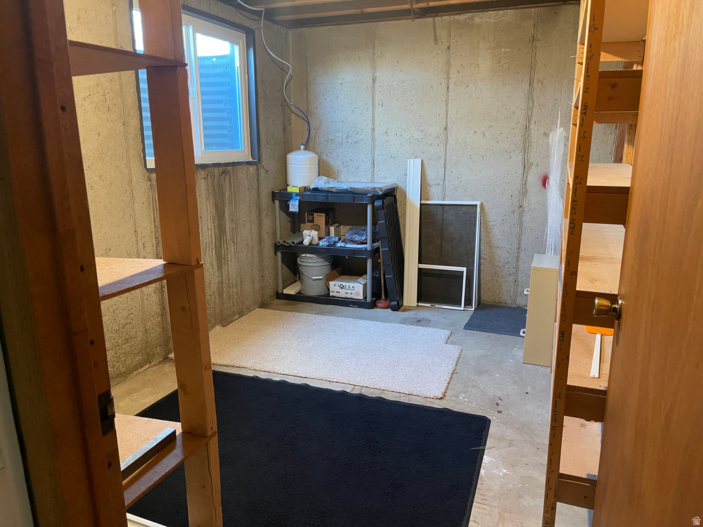 574 E ALOHA LN Sandy, UT 84070