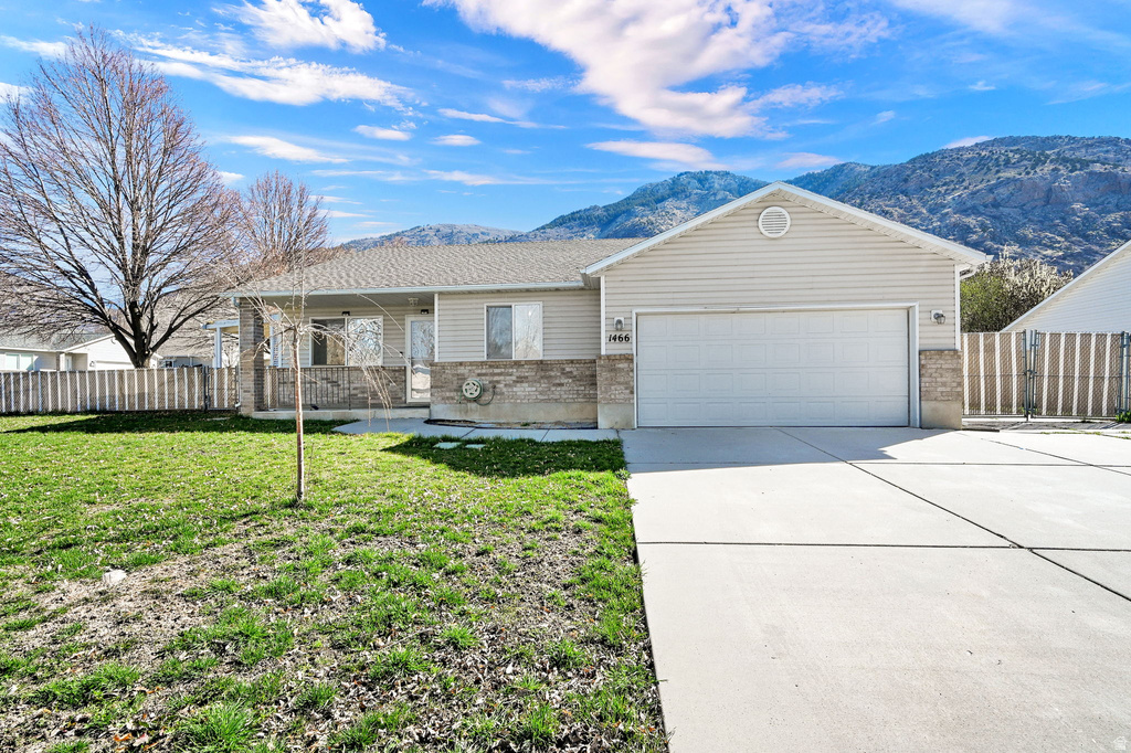 1466 N LEWIS PEAK DR Ogden, UT 84404
