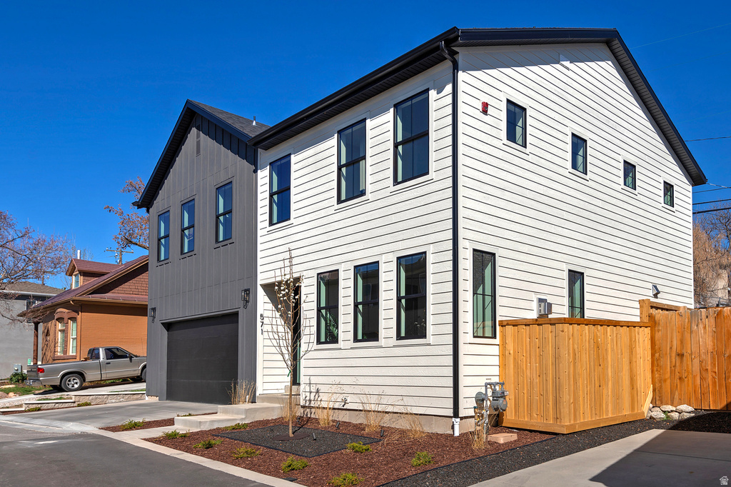 571 S MCCLELLAND ST Salt Lake City, UT 84102