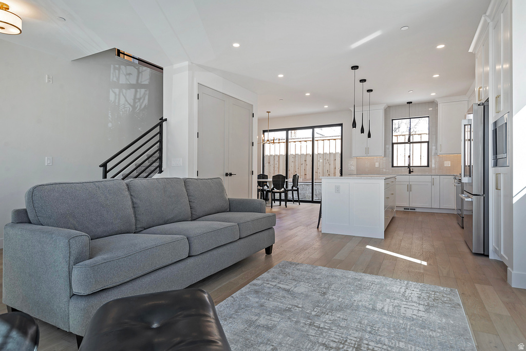571 S MCCLELLAND ST Salt Lake City, UT 84102