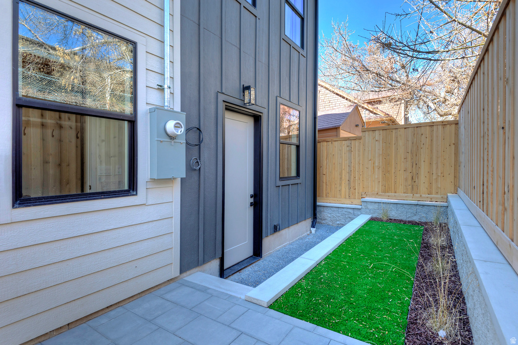 571 S MCCLELLAND ST Salt Lake City, UT 84102