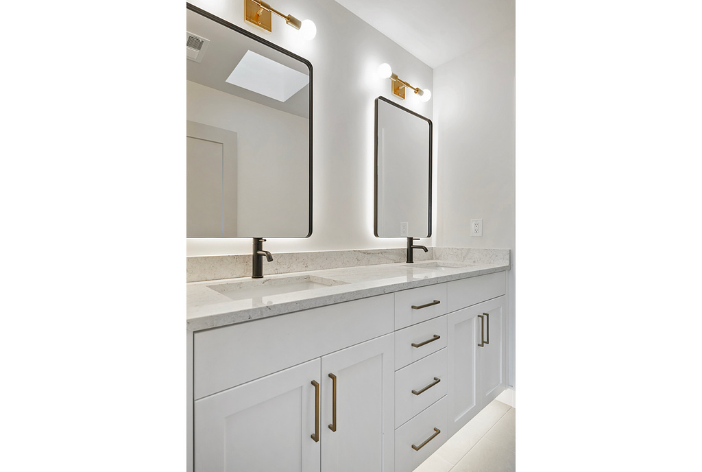 571 S MCCLELLAND ST Salt Lake City, UT 84102
