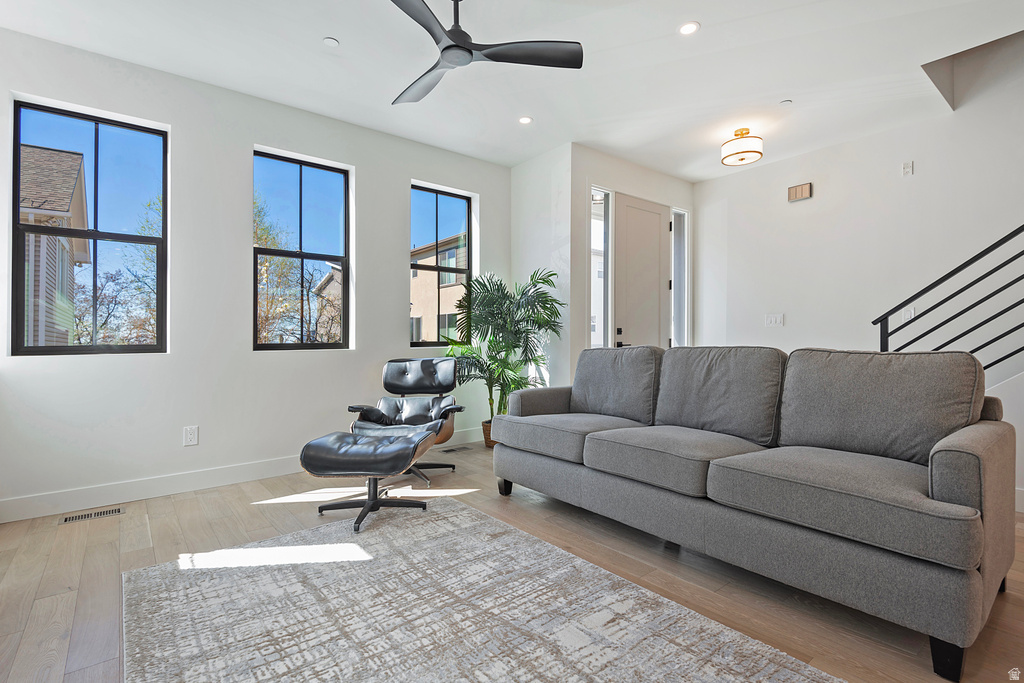 571 S MCCLELLAND ST Salt Lake City, UT 84102