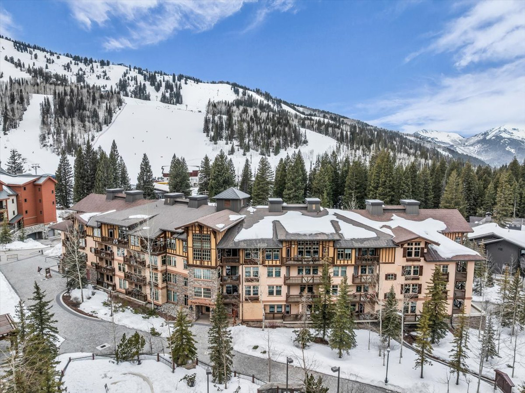 12080 E BIG COTTONWOOD CANYON RD #208 Solitude, UT 84121