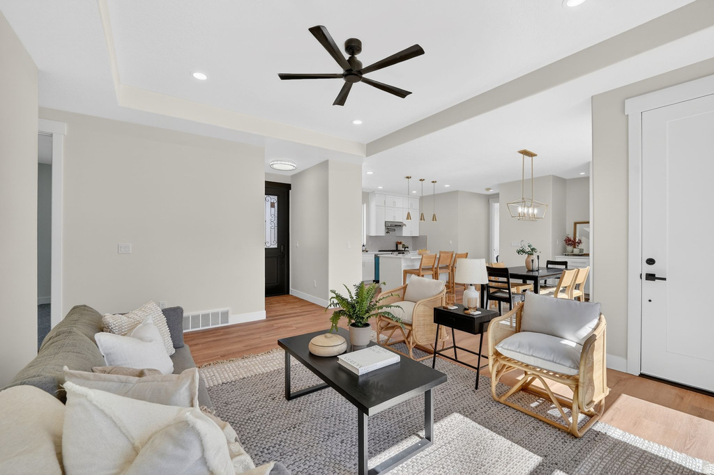 594 E SKYLINE Tooele, UT 84074