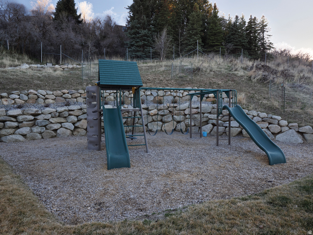 10828 S LOSTWOOD DR Sandy, UT 84092