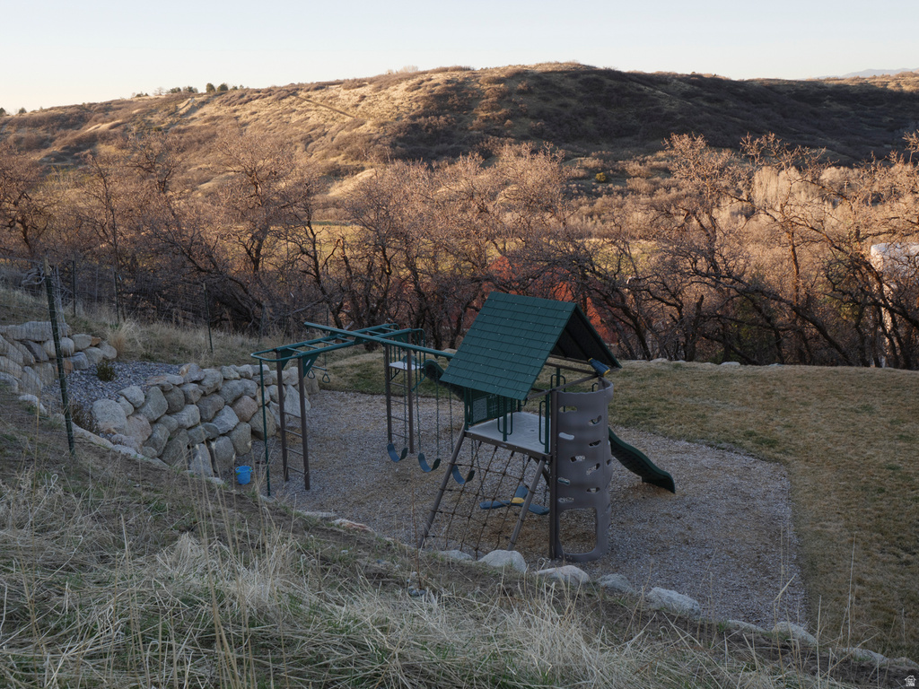 10828 S LOSTWOOD DR Sandy, UT 84092