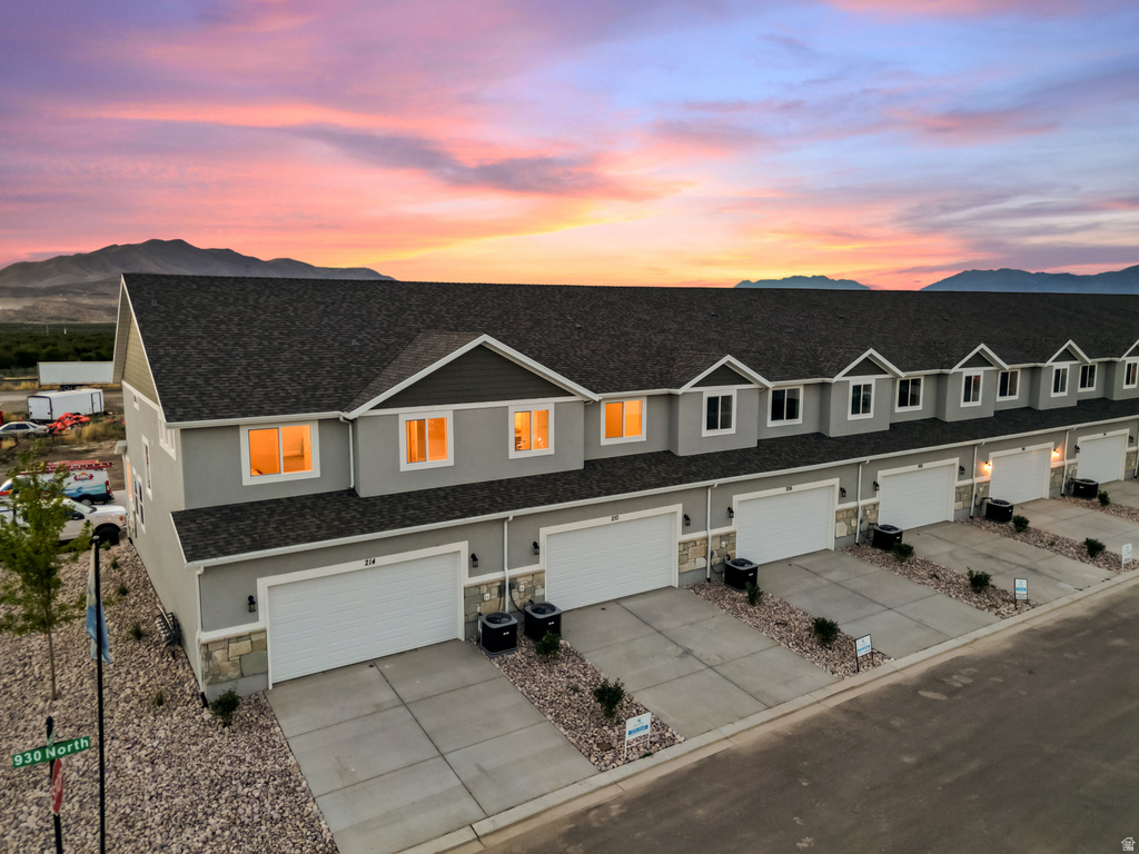 214 W 930 N photo 4