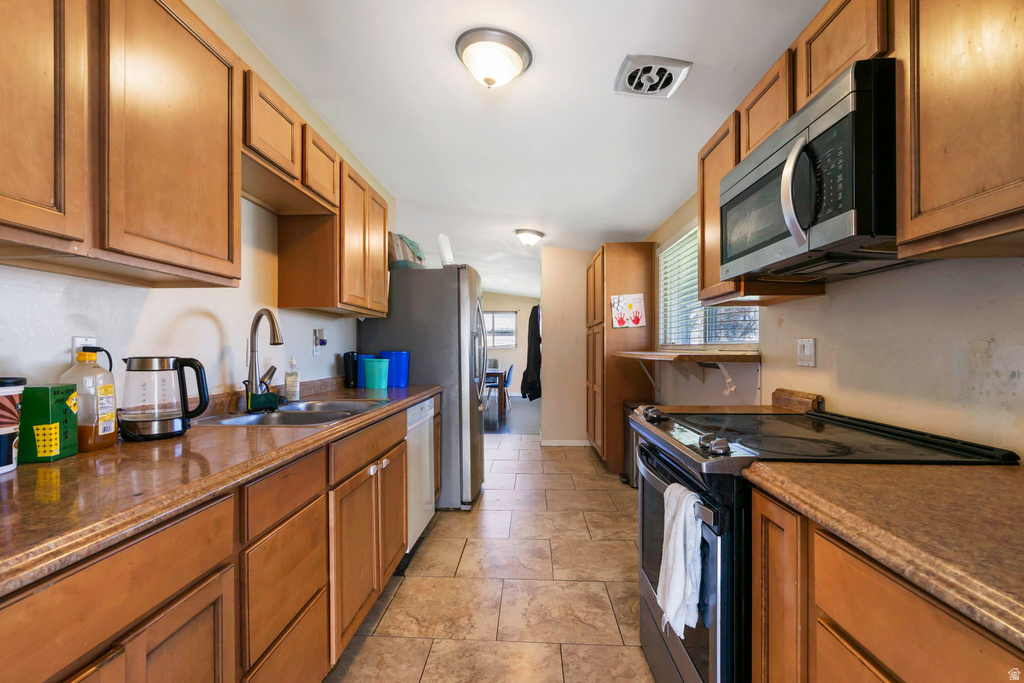 3260 S MAPLE WAY West Valley City, UT 84119