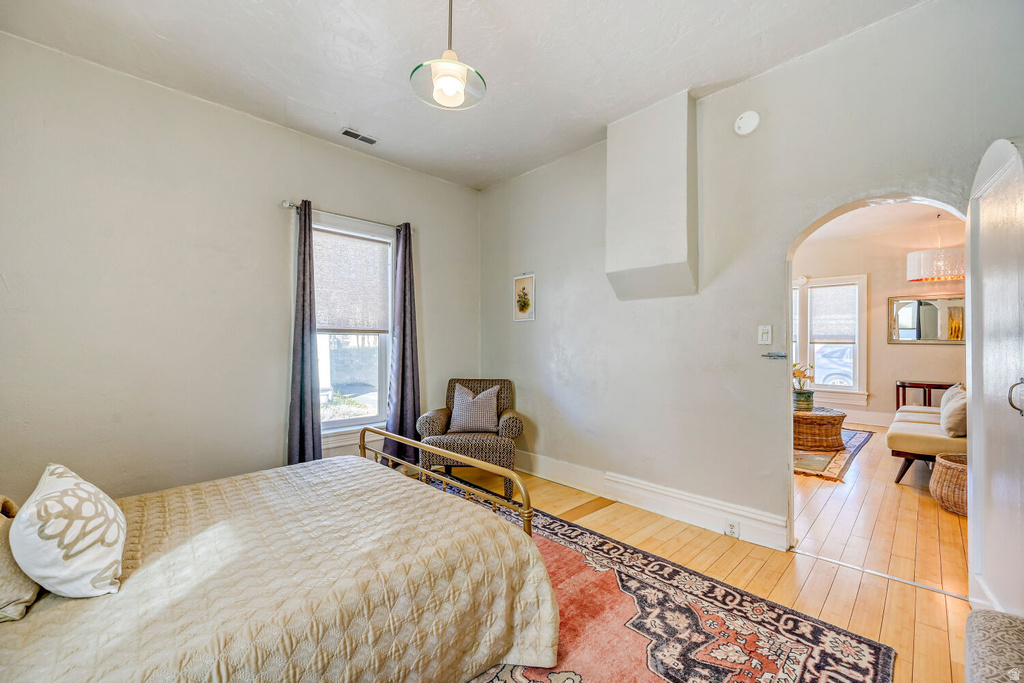 215 S IOWA ST Salt Lake City, UT 84102