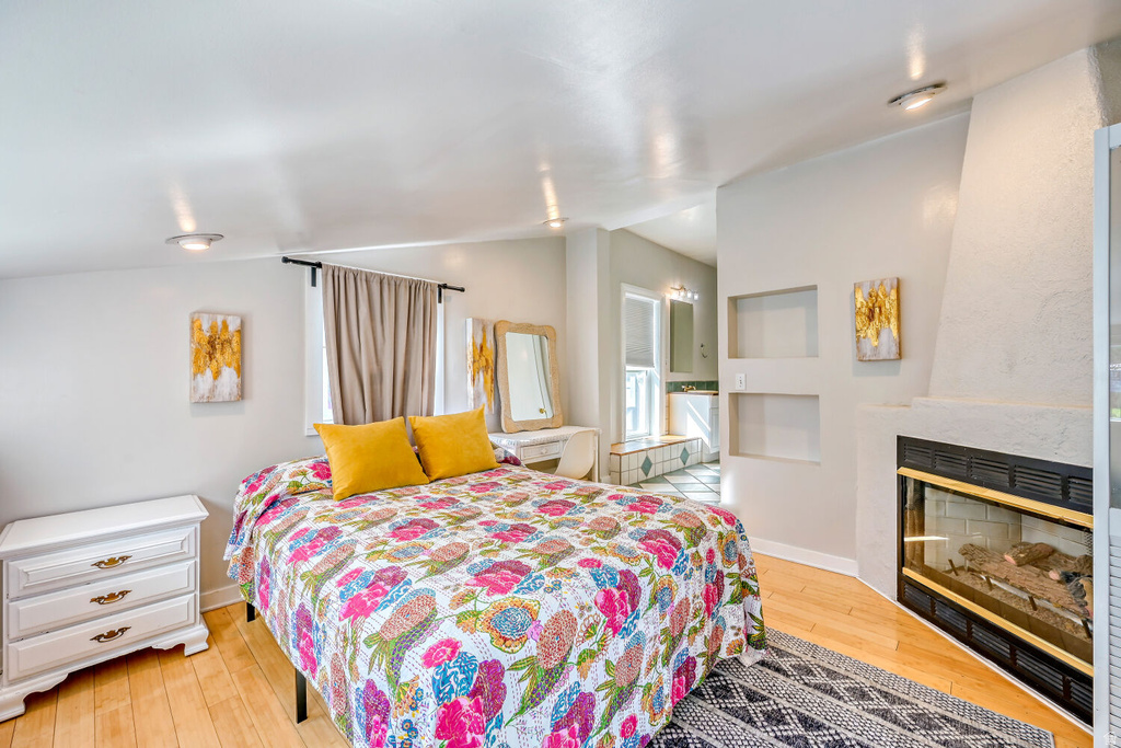 215 S IOWA ST Salt Lake City, UT 84102