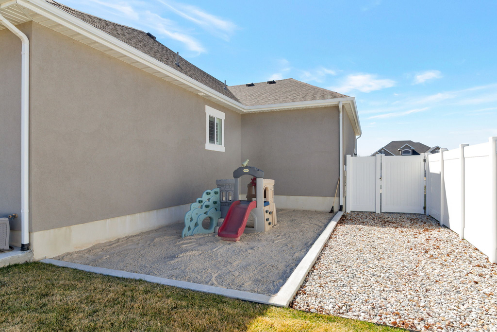 2621 S 1580 W Syracuse, UT 84075