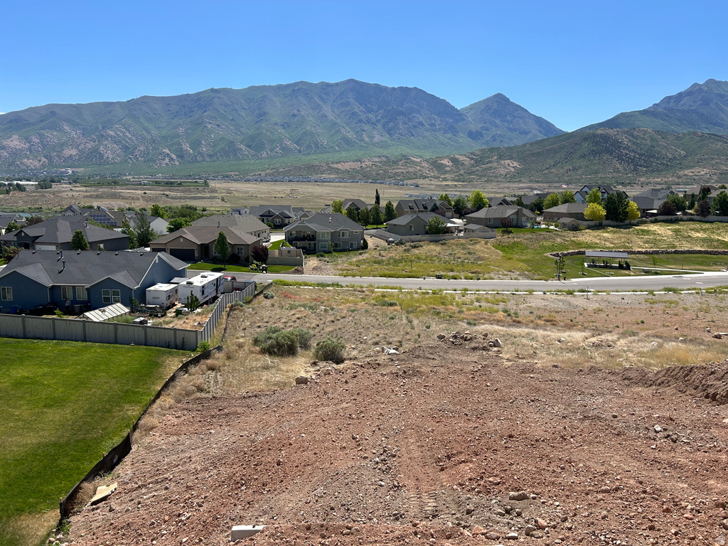 895 CREST DALE S LN photo 2