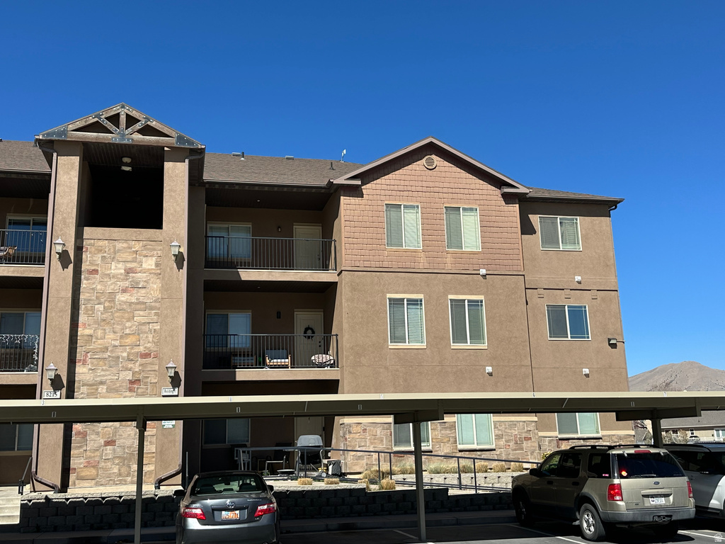 8215 N CLEAR ROCK RD #12 Eagle Mountain, UT 84005
