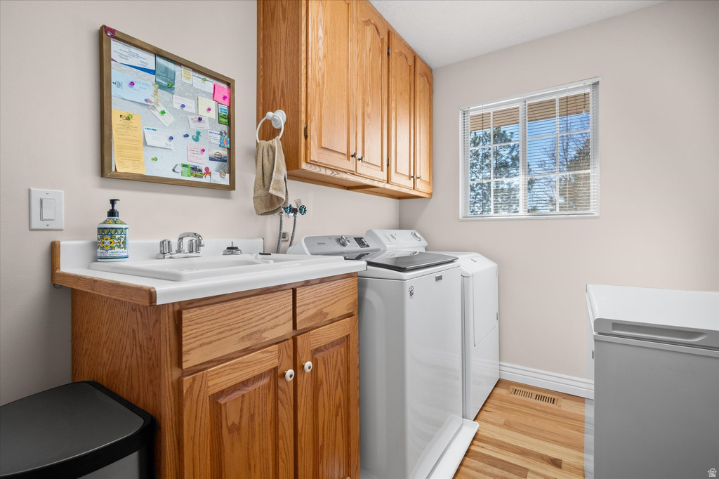 1543 N CHERRY BLOSSOM DR Farmington, UT 84025