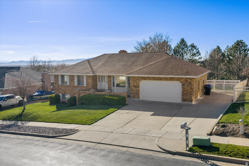 1543 N CHERRY BLOSSOM DR Farmington, UT 84025