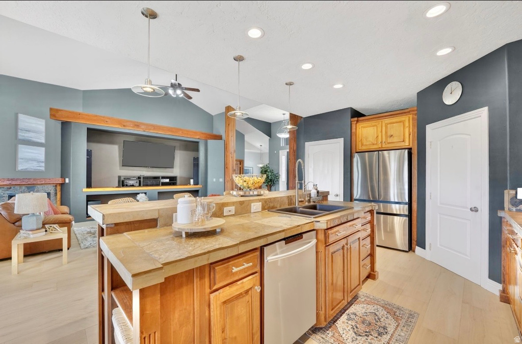 587 W CEPHUS RD Draper, UT 84020