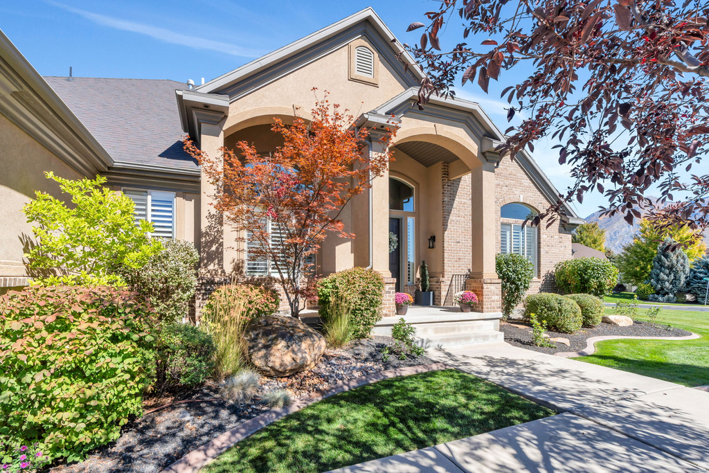 5852 W CENTURY HEIGHTS DR Highland, UT 84003