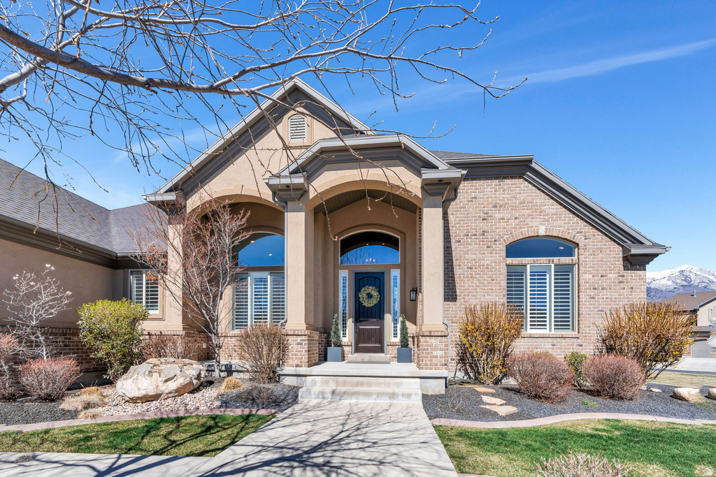 5852 W CENTURY HEIGHTS DR Highland, UT 84003