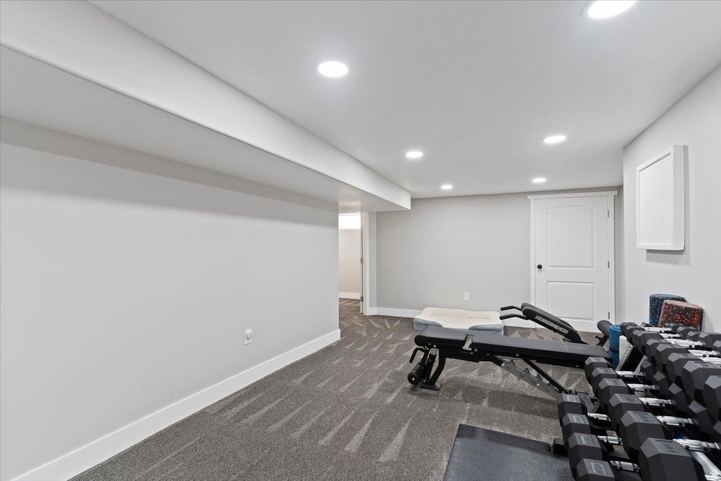 5874 S 2625 W Roy, UT 84067