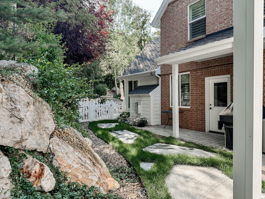 6195 CREEKSIDE DR Mountain Green, UT 84050