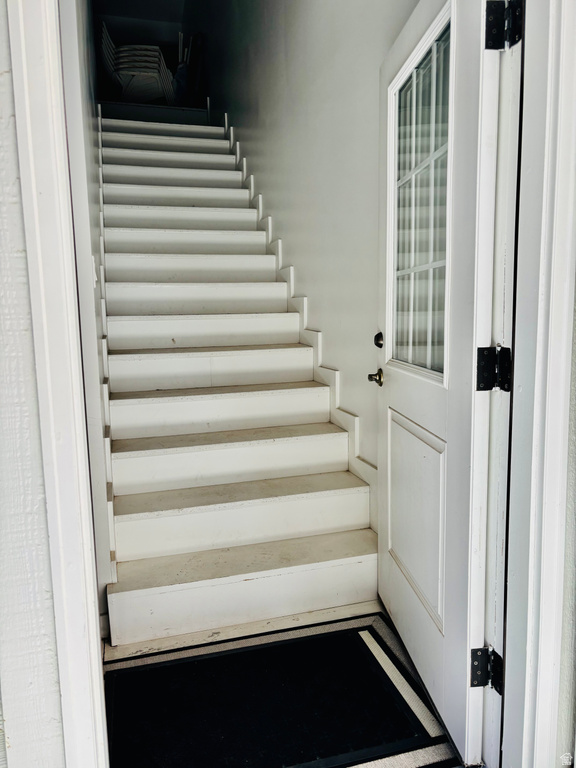 6195 CREEKSIDE DR Mountain Green, UT 84050