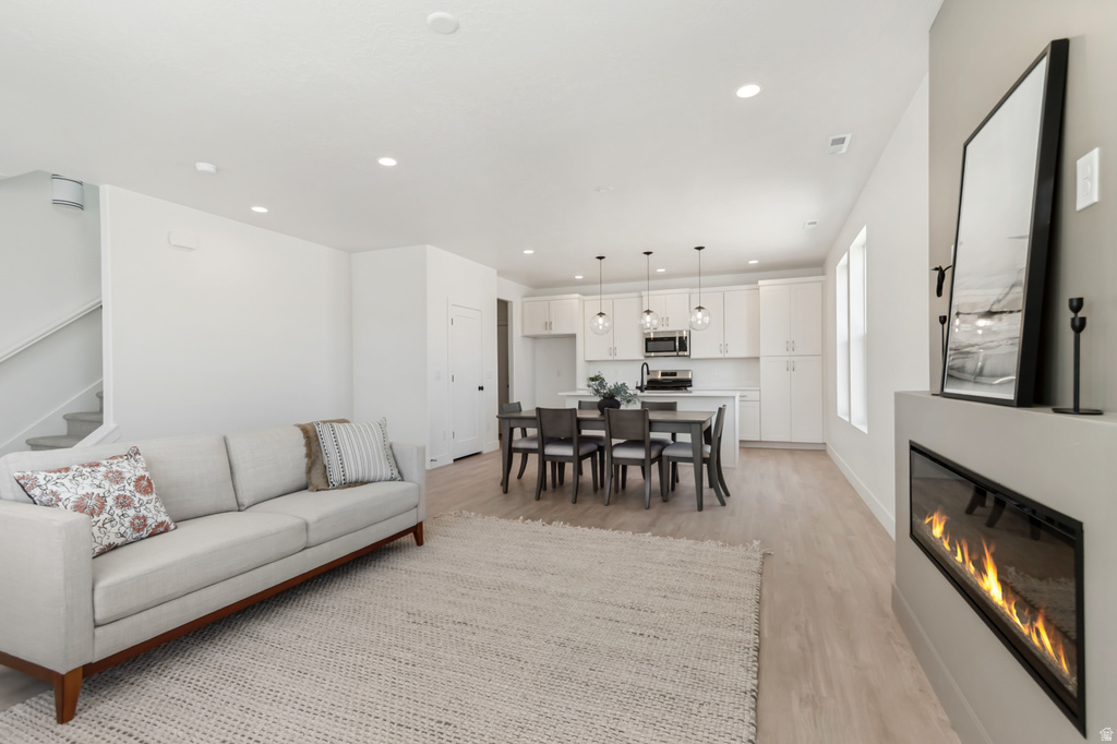 7216 S GRAVEL CROSS WAY #188 West Jordan, UT 84081