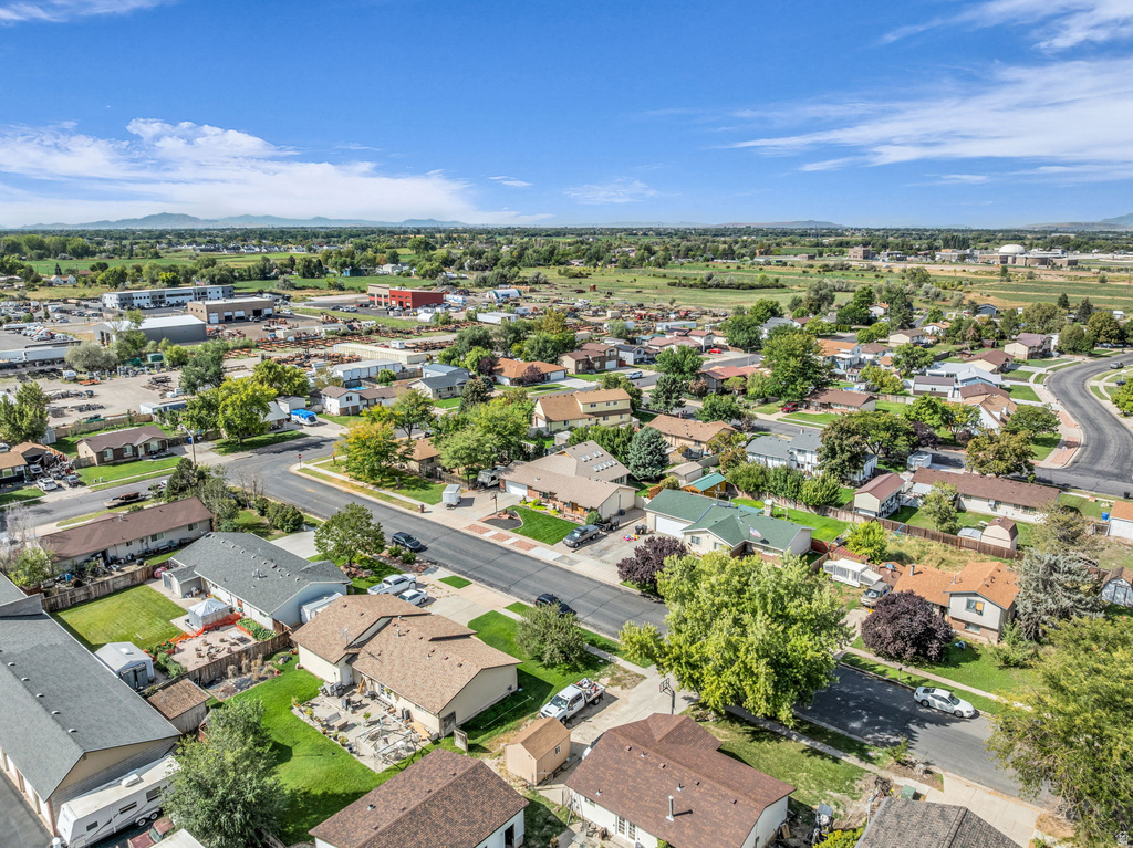 928 N 2075 W Farr West, UT 84404