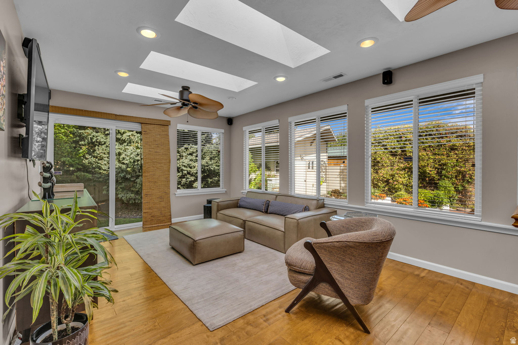 928 N 2075 W Farr West, UT 84404